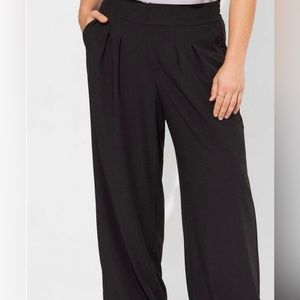 Torrid Wide Leg Studio Crepe High Rise Pant Size 18